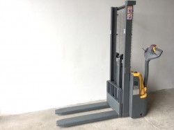 Nový elektrický vysokozdvižný vozík CDD10R-E1016